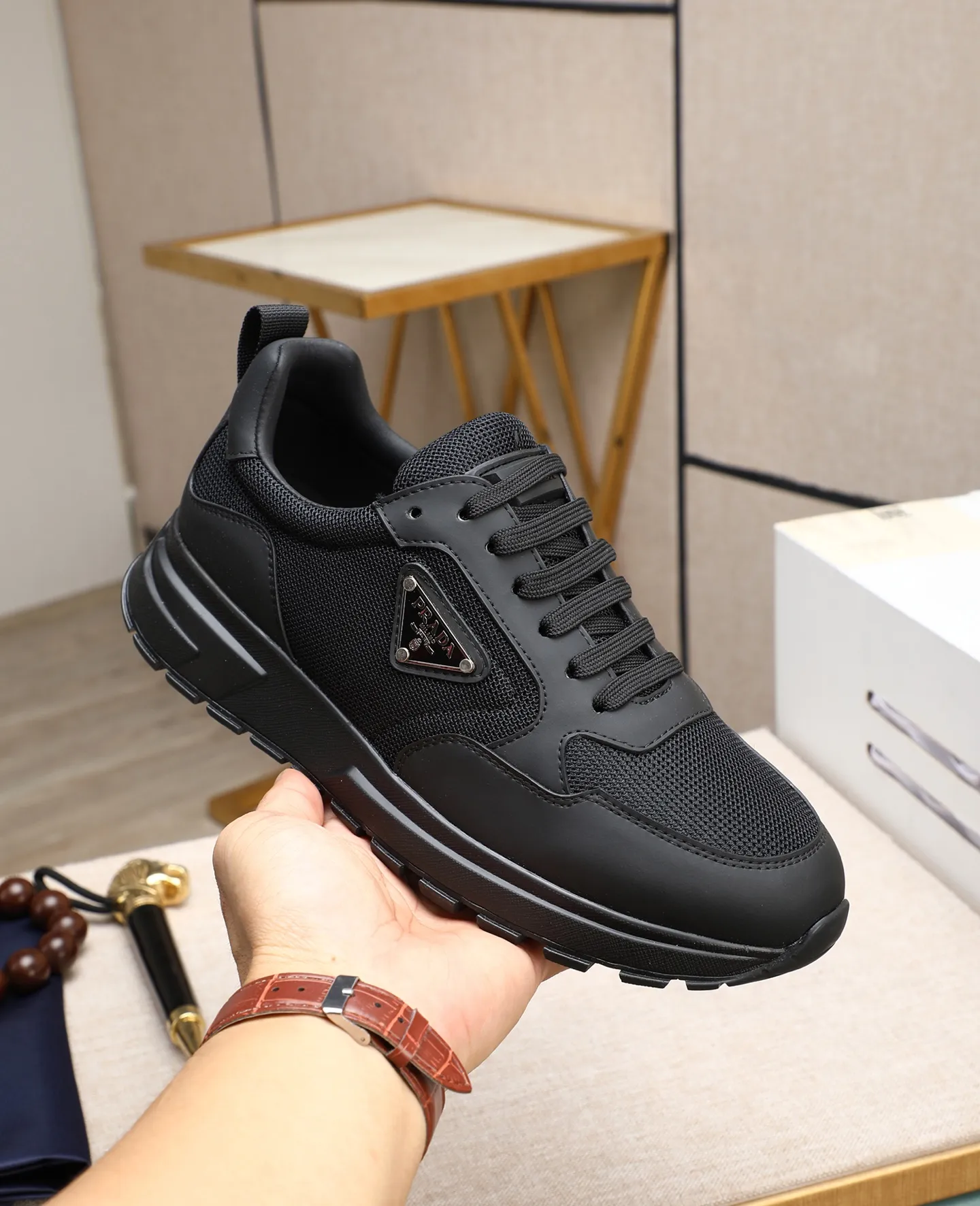 Men's shoes 💰540 🌹🌹[PRADA—Prada] latest model 🙈original replica! 👟👟👟Available here. The workmanship is top-notch. The upper is made from Italy. 🇮🇹Imported first-layer cowhide. ❗️Breathable cowhide lining@Suitable for travel. The original version has an enlarged engraved sole, making it suitable for all kinds of travels, showing low-key luxury. Let quality speak for itself. Color: Size: 38-44